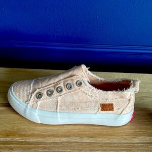 Girls Blowfish slip on sneakers size 13 new without tags